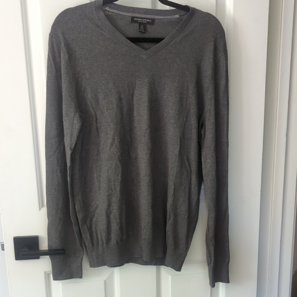 Banana Republic Gray V-Neck Sweater Lightweight Knit